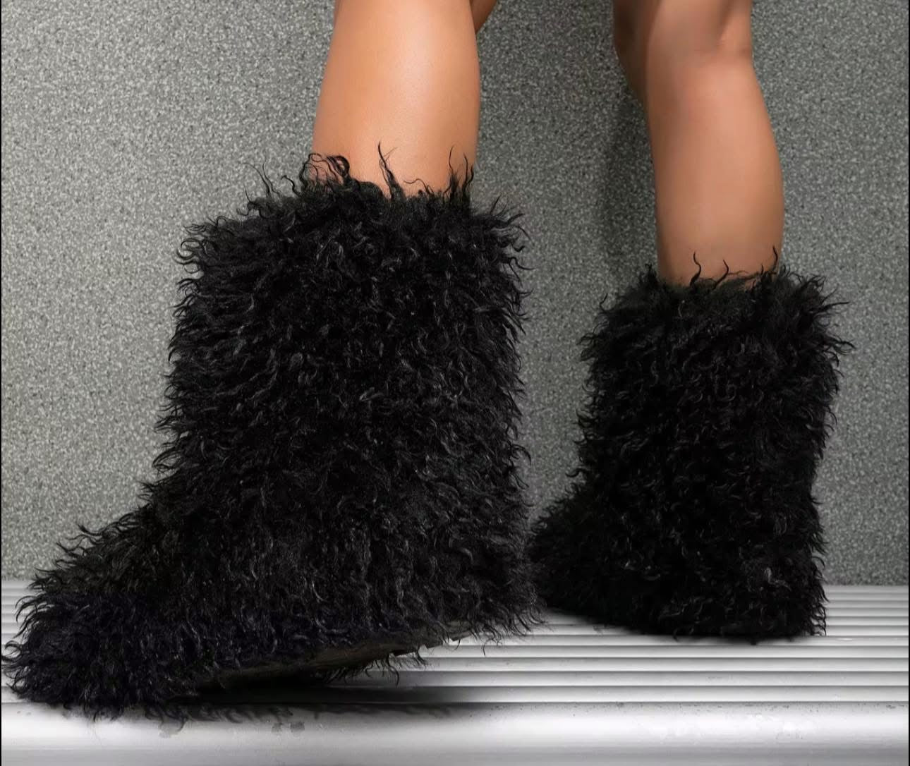 Short fur boots