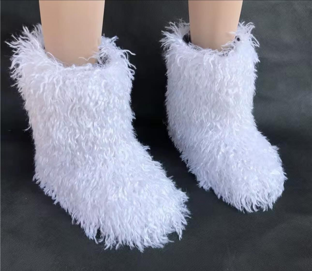 Short fur boots